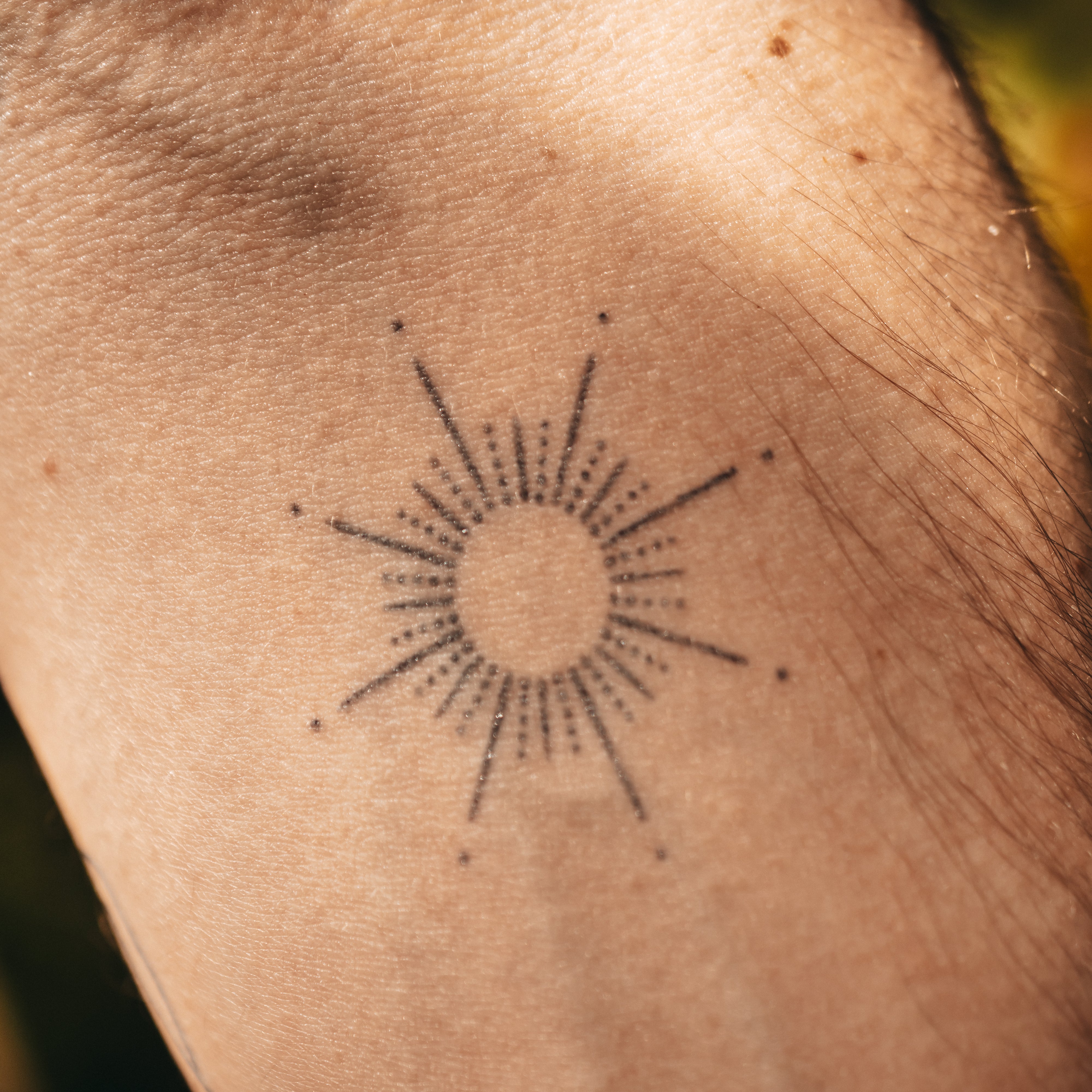 Sonnen Tattoo Manner
