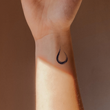 Brush Tropfen Tattoo