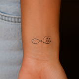 Unendlichzeichen mit Initialen Tattoo (A-Z)