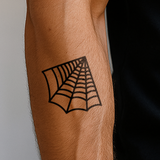 Großes Spinnennetz Tattoo 🤫