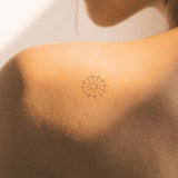 Einfaches Steuerrad Tattoo