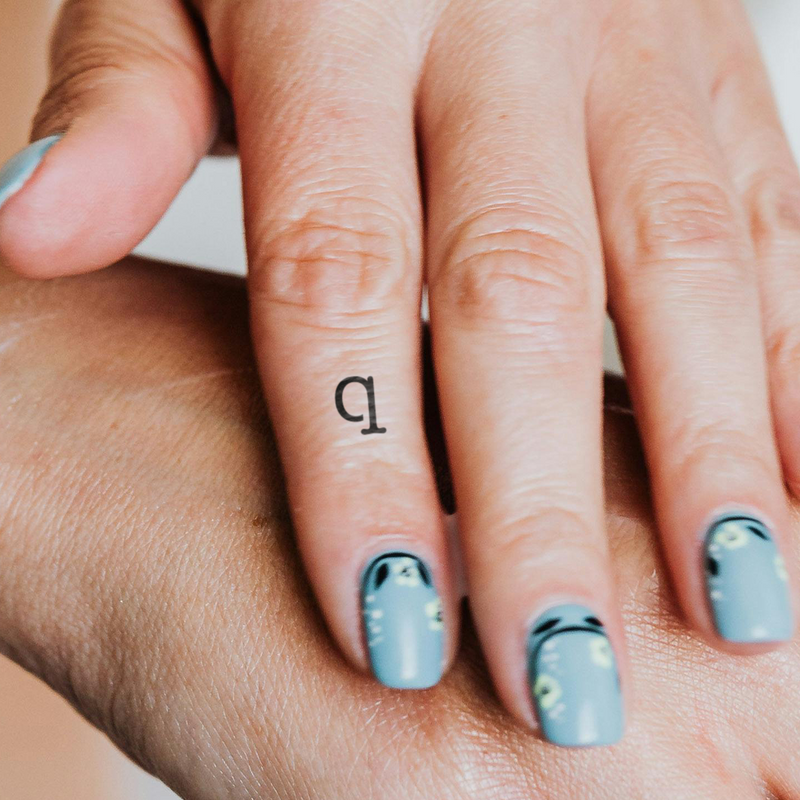 q - Kleinbuchstabe Tattoo