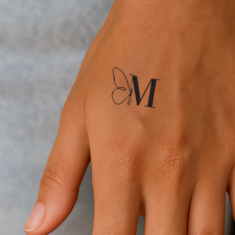 Schmetterling mit Initialen Tattoo (A-Z)
